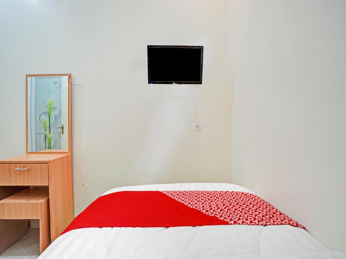 Oyo 90804 Oma Uti Homestay Syariah Yogyakarta Exterior foto